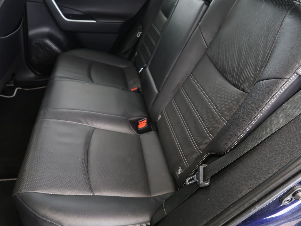 toyota-rav4-2-5-hybrid-executive-4x4-cz-1maj - 9