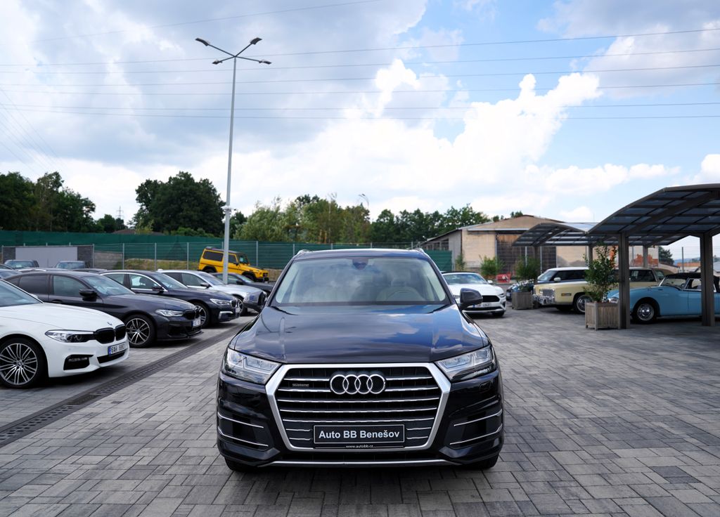 Audi Q7 3.0 TDI 200 kW/Q/7míst
