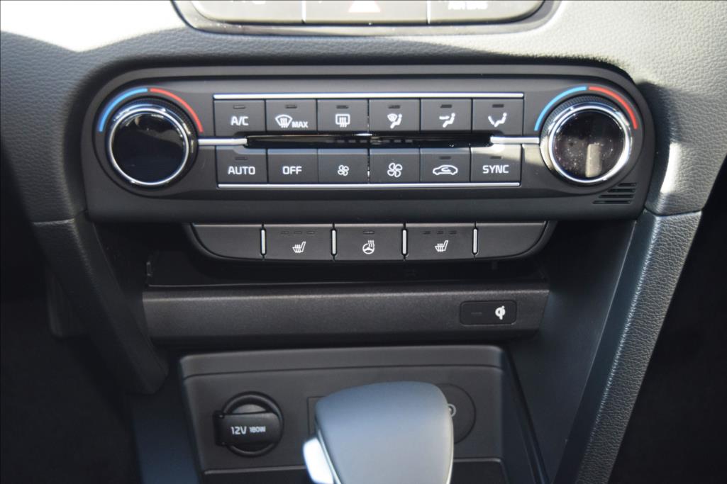 kia-ceed-sw-1-5-tgdi-7dct-top-bus - 8