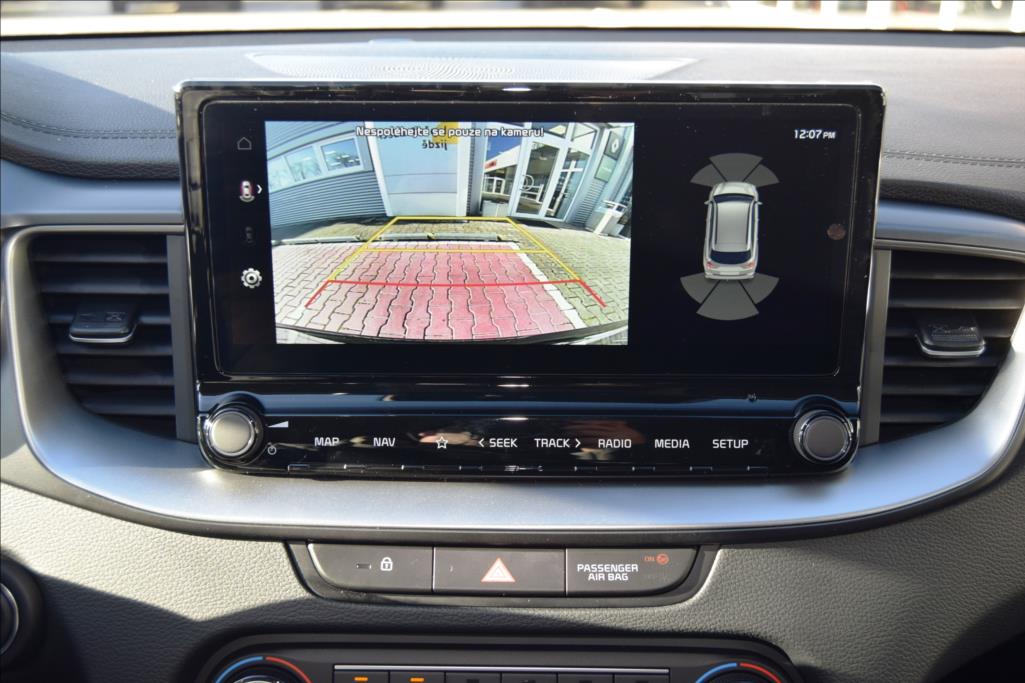 kia-ceed-sw-1-5-tgdi-7dct-top-bus - 9