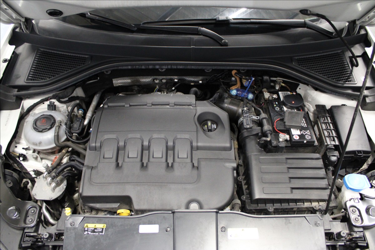 volkswagen-t-roc-1-6-tdi-1-majitel-cz-top - 5