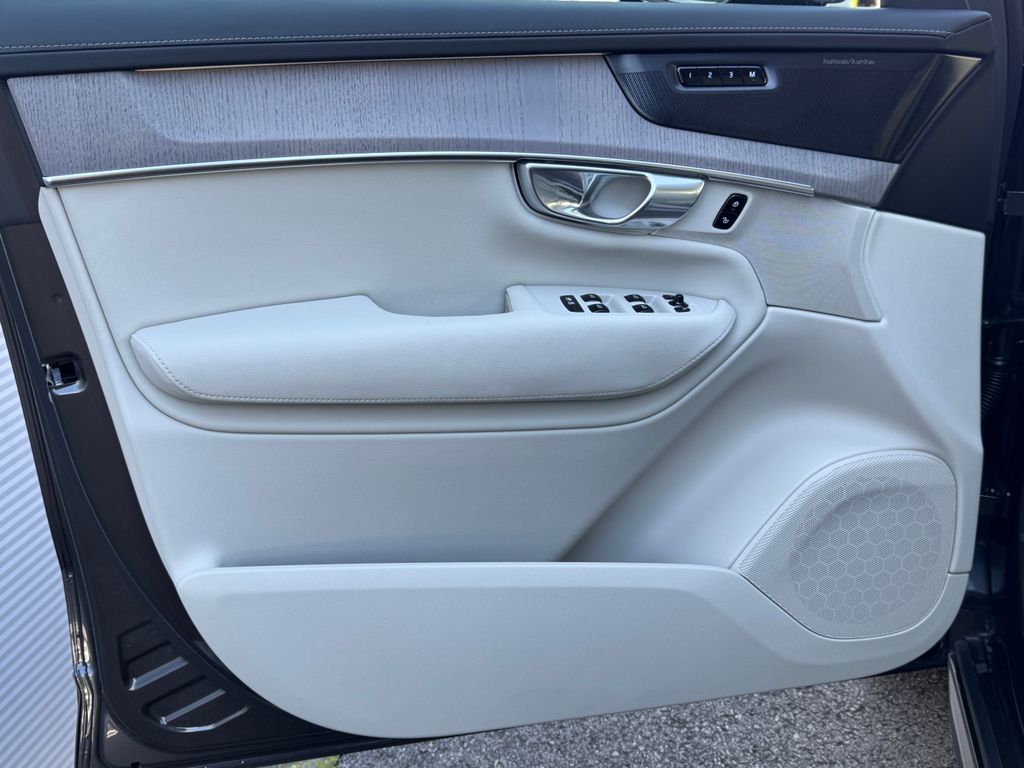 volvo-xc90-plus-t8-360-vzduch-ventilace-335kw - 7