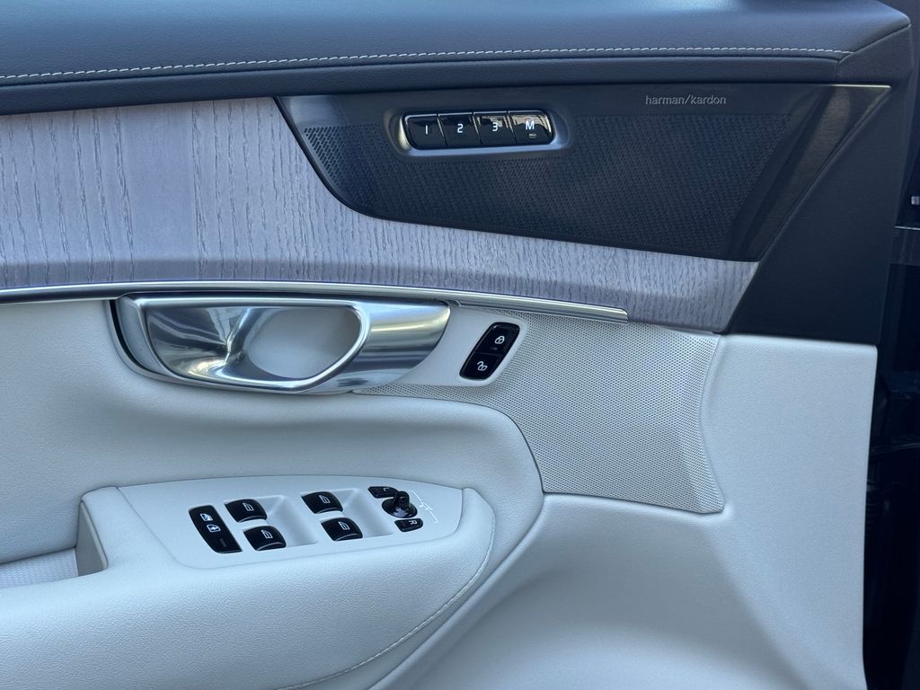 volvo-xc90-plus-t8-360-vzduch-ventilace-335kw - 8