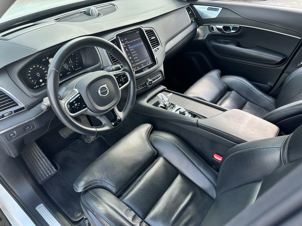 volvo-xc90-b5-awd-inscription-pano-tz-vzduch - 4