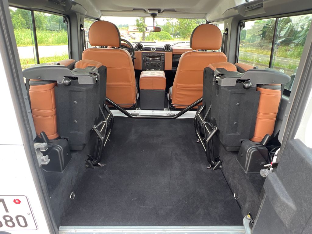 land-rover-defender-2-2-td4-90-kw-2-majitel-dph - 4