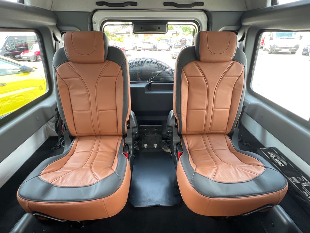 land-rover-defender-2-2-td4-90-kw-2-majitel-dph - 5