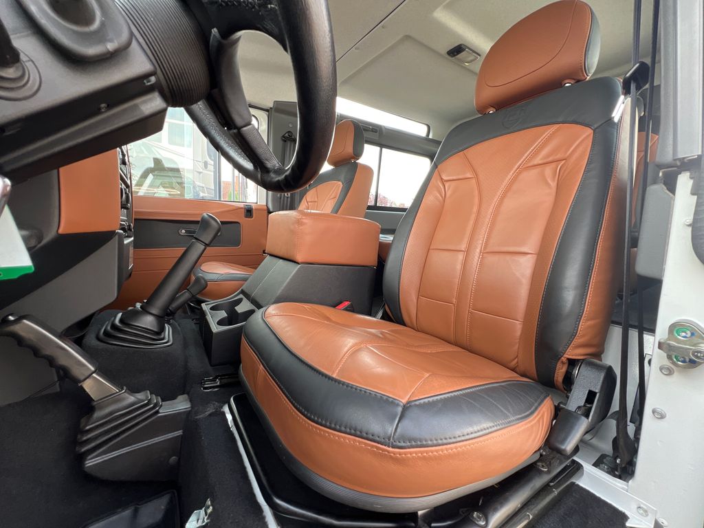 land-rover-defender-2-2-td4-90-kw-2-majitel-dph - 7