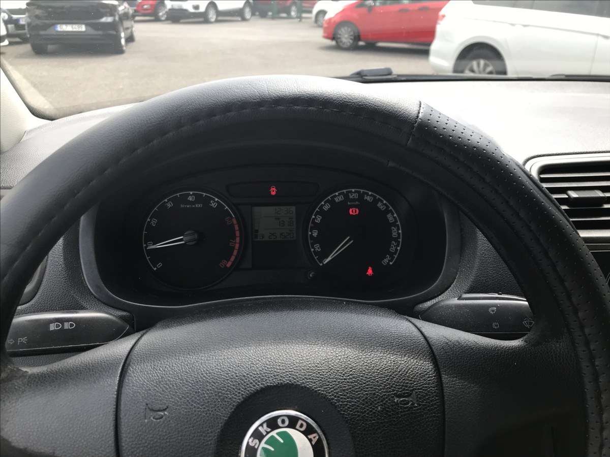 skoda-roomster-1-2-12v-51kw-ac - 8