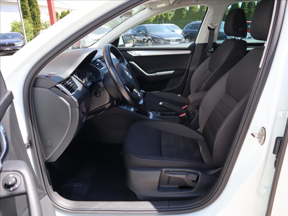 skoda-octavia-2-0-tdi-110kw4x4-parkpilot-dph - 6