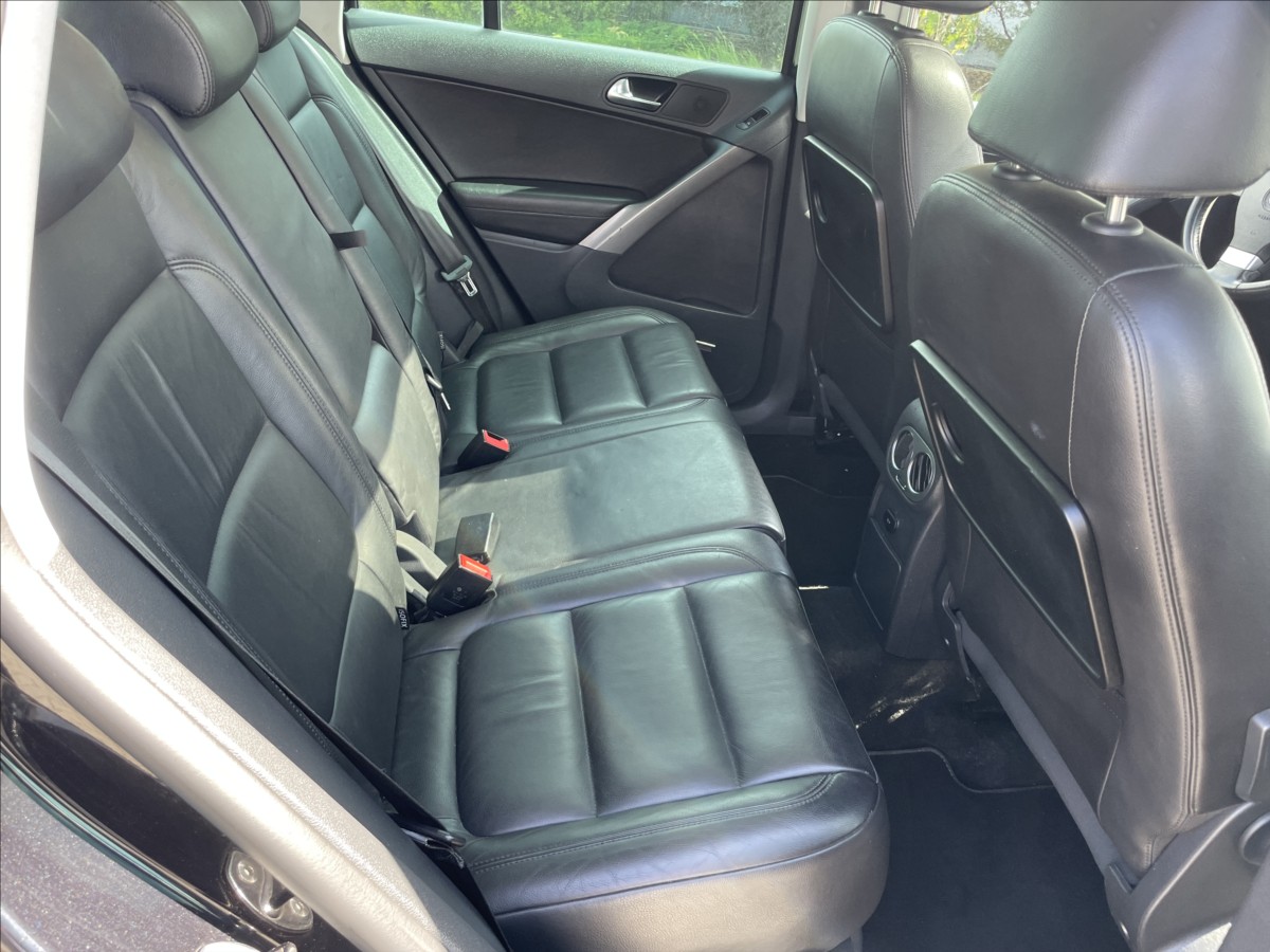 volkswagen-tiguan-2-0-tdi-100kw-4x4-dsg-panorama-kuze - 9