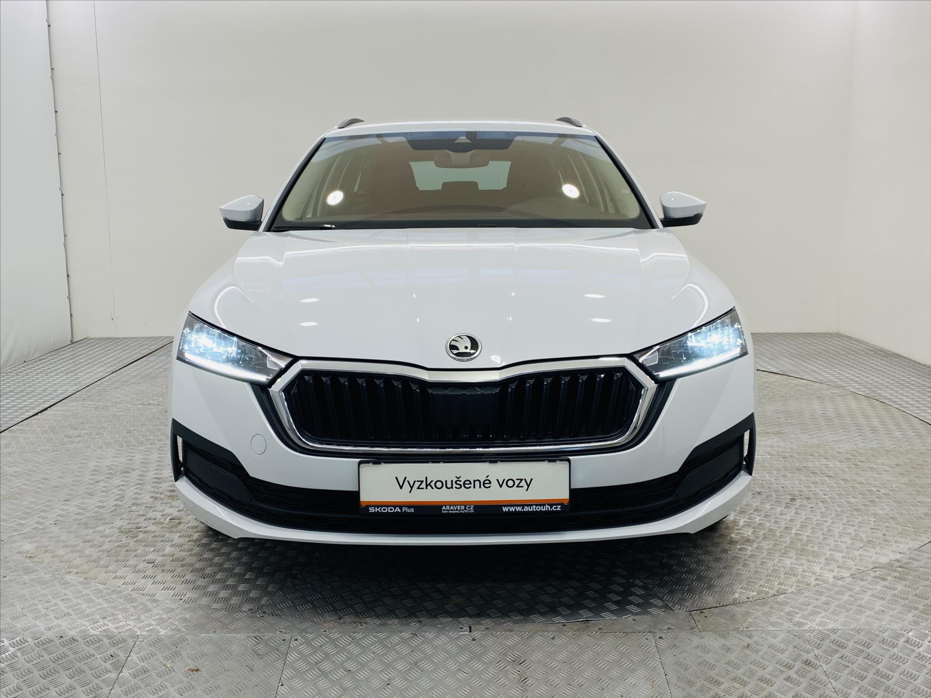 skoda-octavia-2-0-tdi-85kw-ambition - 3