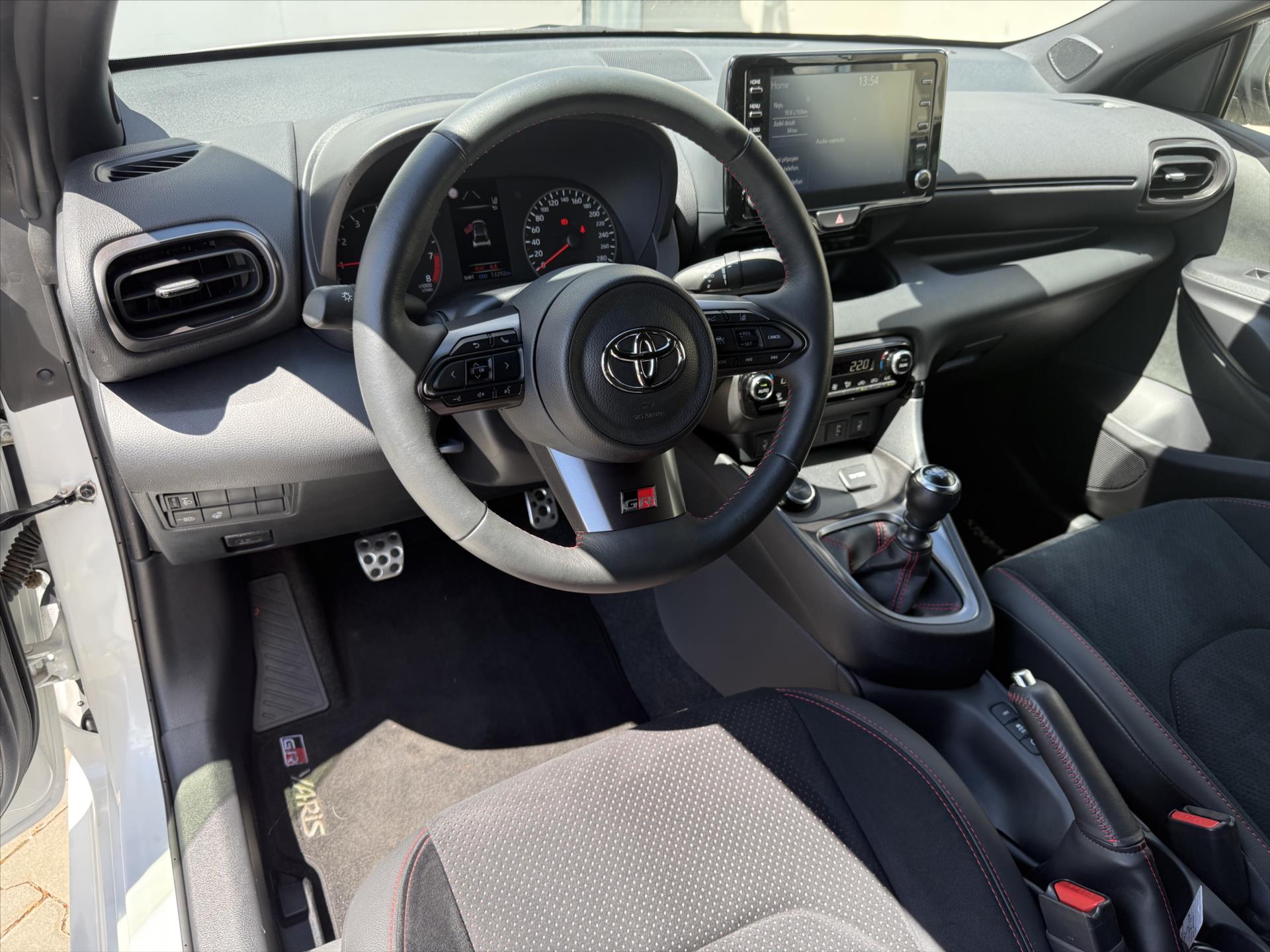 toyota-gr-yaris-1-6-gr-dynamic-sport-4x4 - 6