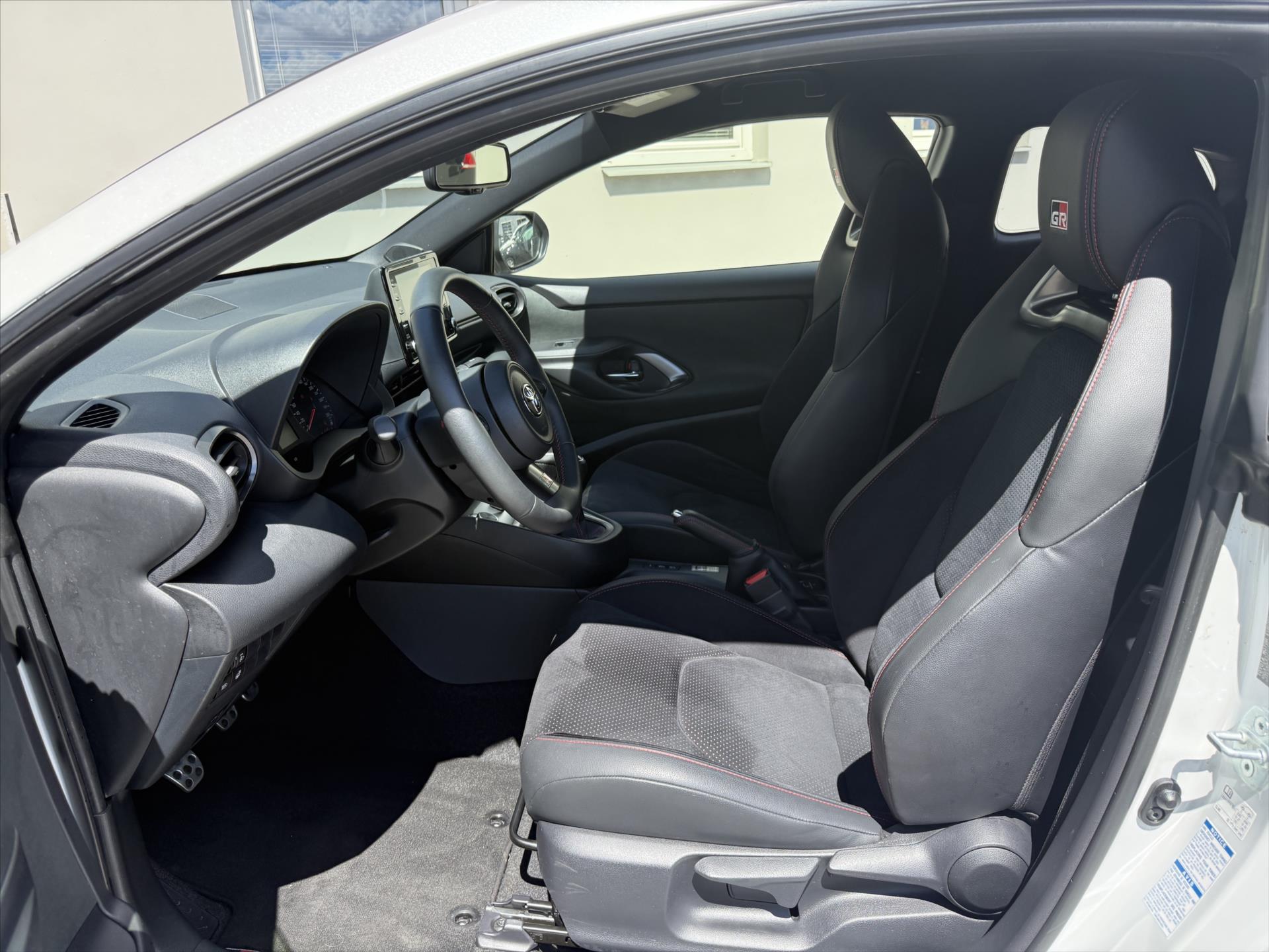 toyota-gr-yaris-1-6-gr-dynamic-sport-4x4 - 7