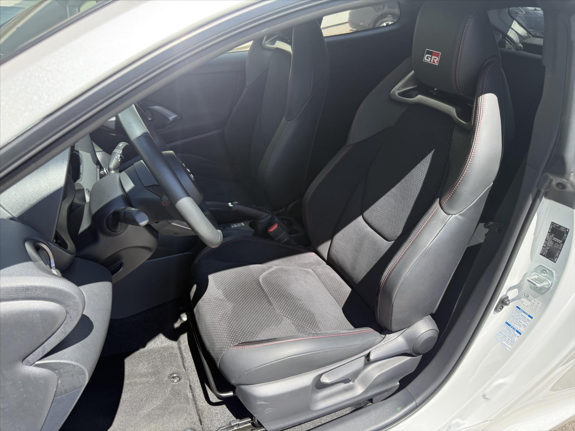 toyota-gr-yaris-1-6-gr-dynamic-sport-4x4 - 8