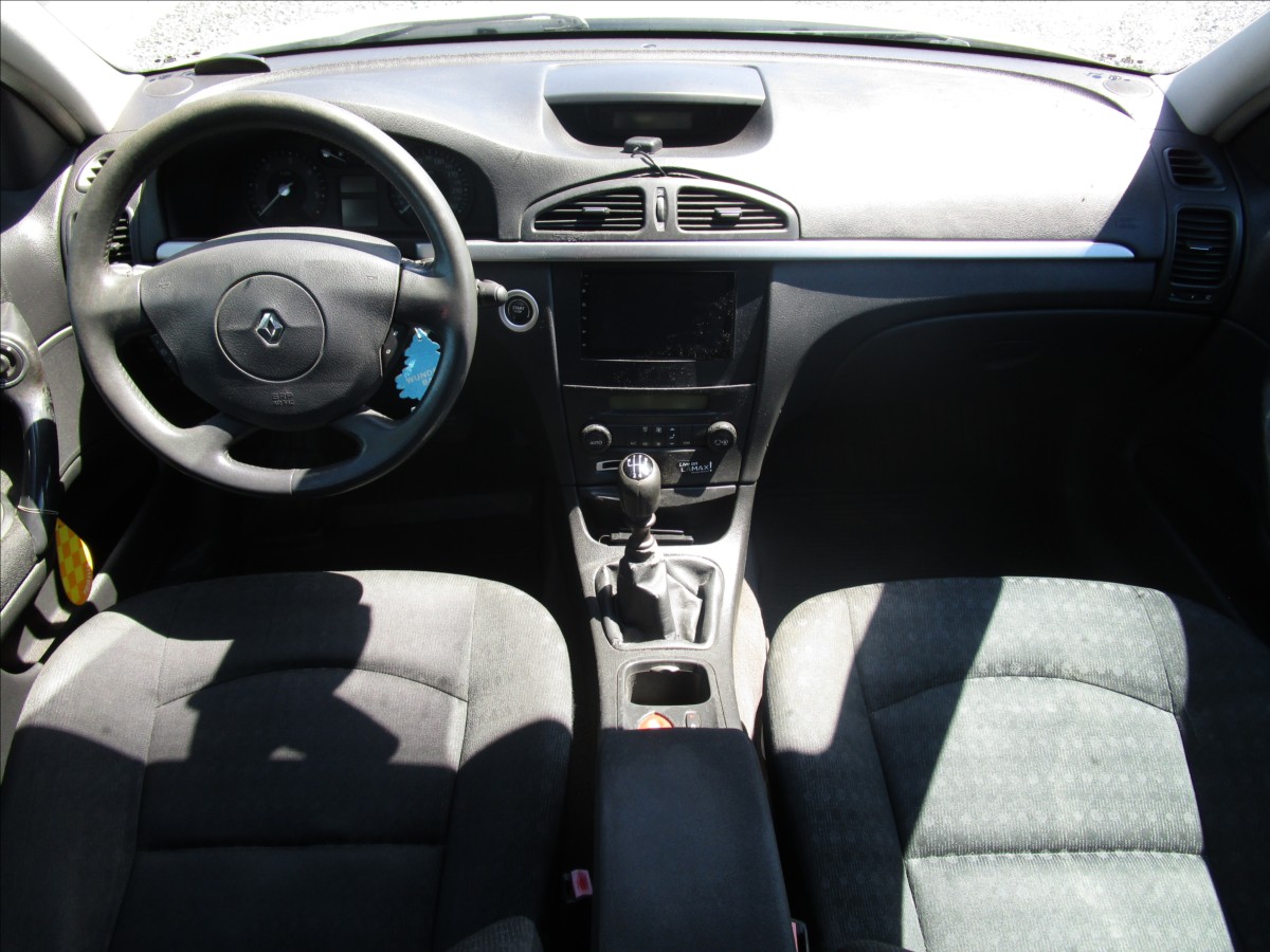 renault-laguna-grandtour-1-9dci-aut-klima - 6