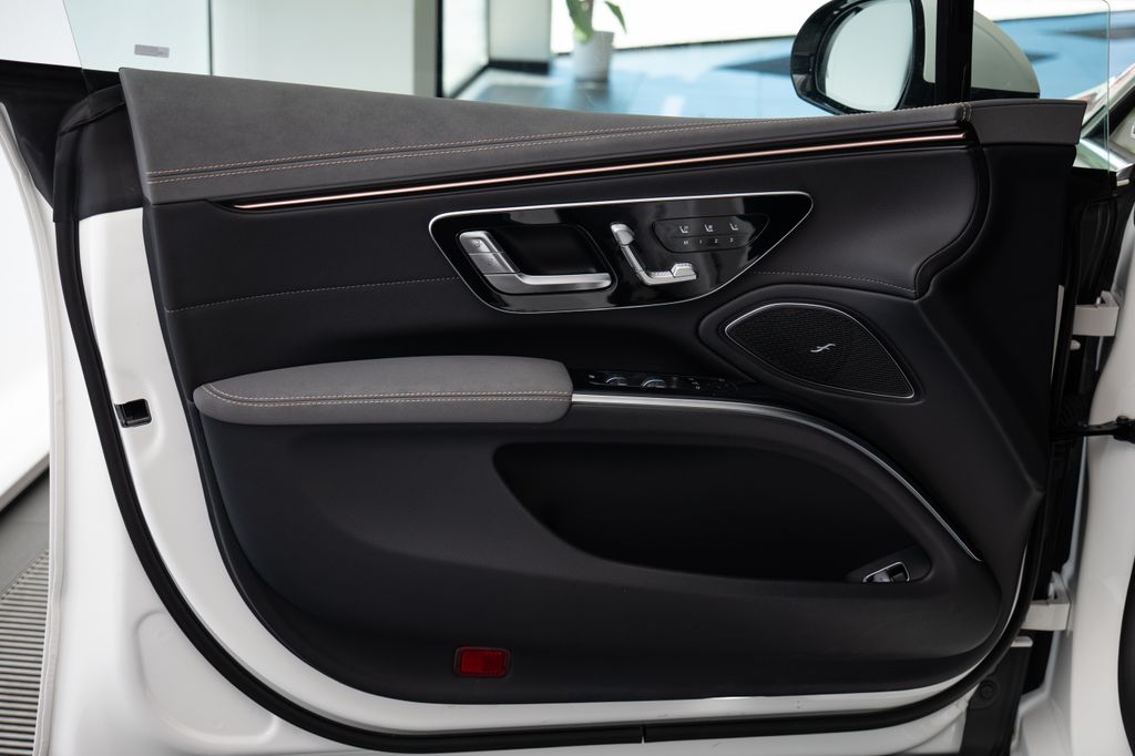 mercedes-benz-eqs-450-zaruka-360-pano - 6