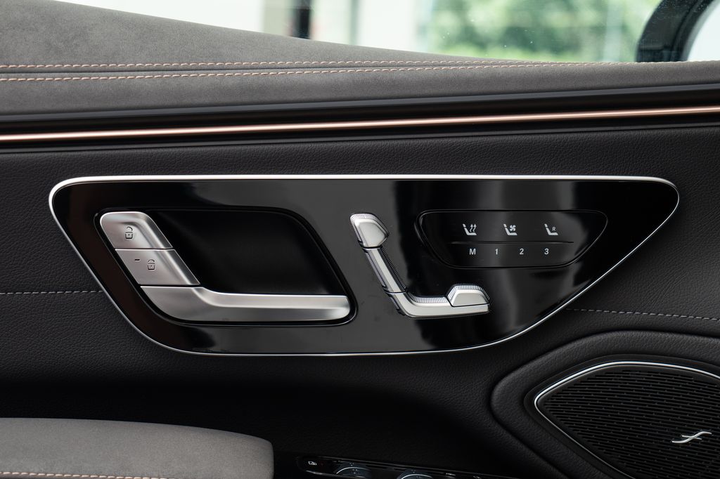mercedes-benz-eqs-450-zaruka-360-pano - 8