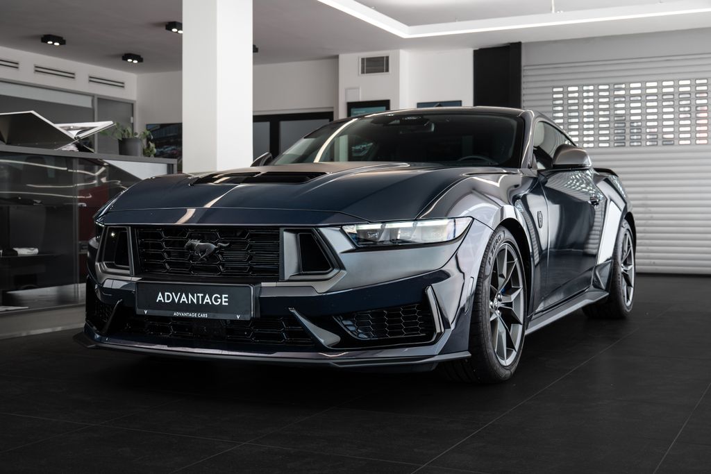 Ford Mustang Dark Horse