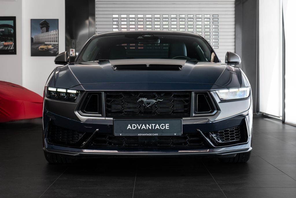ford-mustang-dark-horse - 1