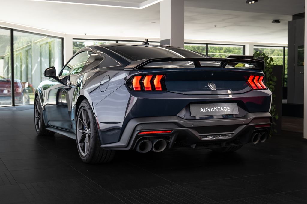 ford-mustang-dark-horse - 3