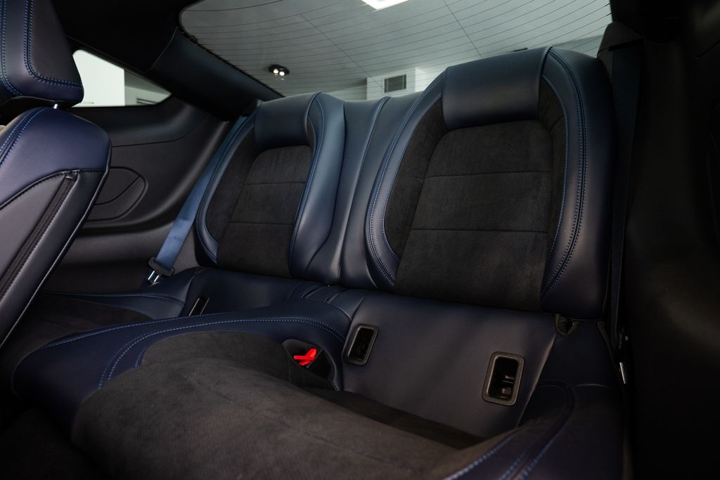 ford-mustang-dark-horse - 8