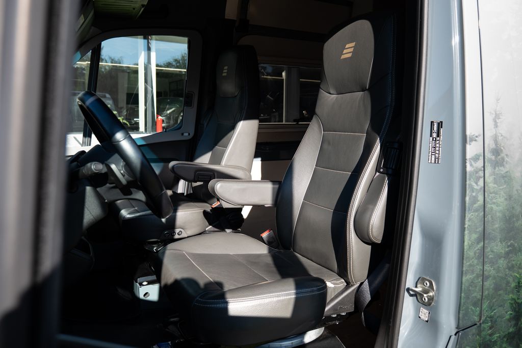 mercedes-benz-sprinter-hymer-grand-canyon-s-4x4 - 7
