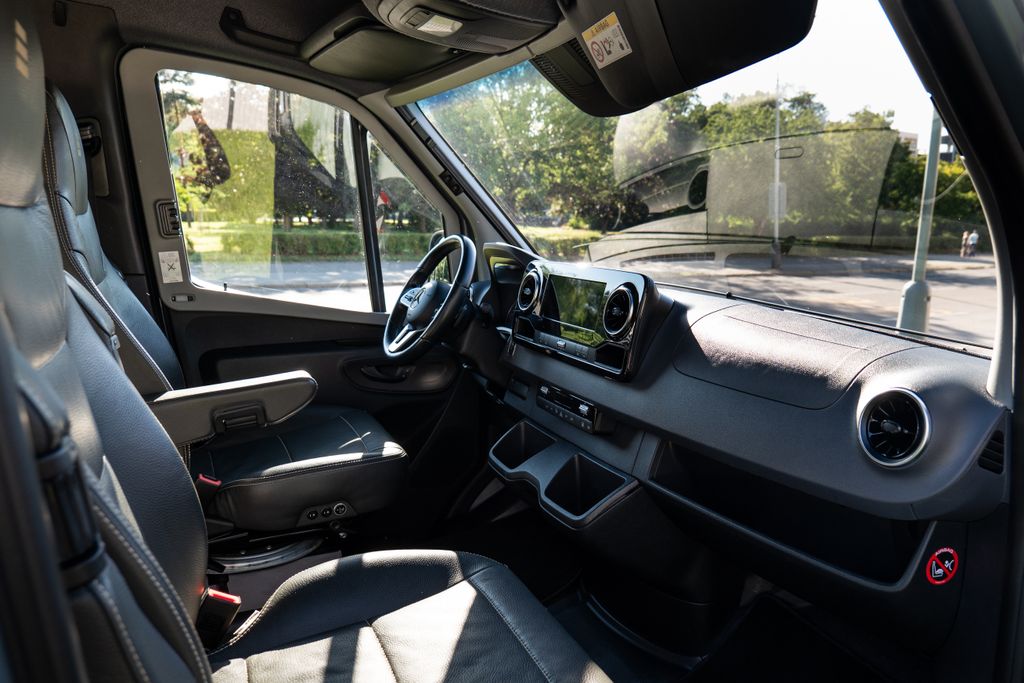 mercedes-benz-sprinter-hymer-grand-canyon-s-4x4 - 8