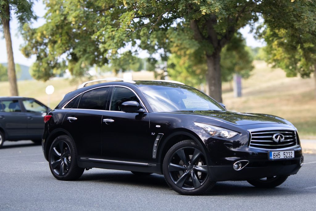infiniti-qx70-verze-s-servisovane-dvb-t - 2