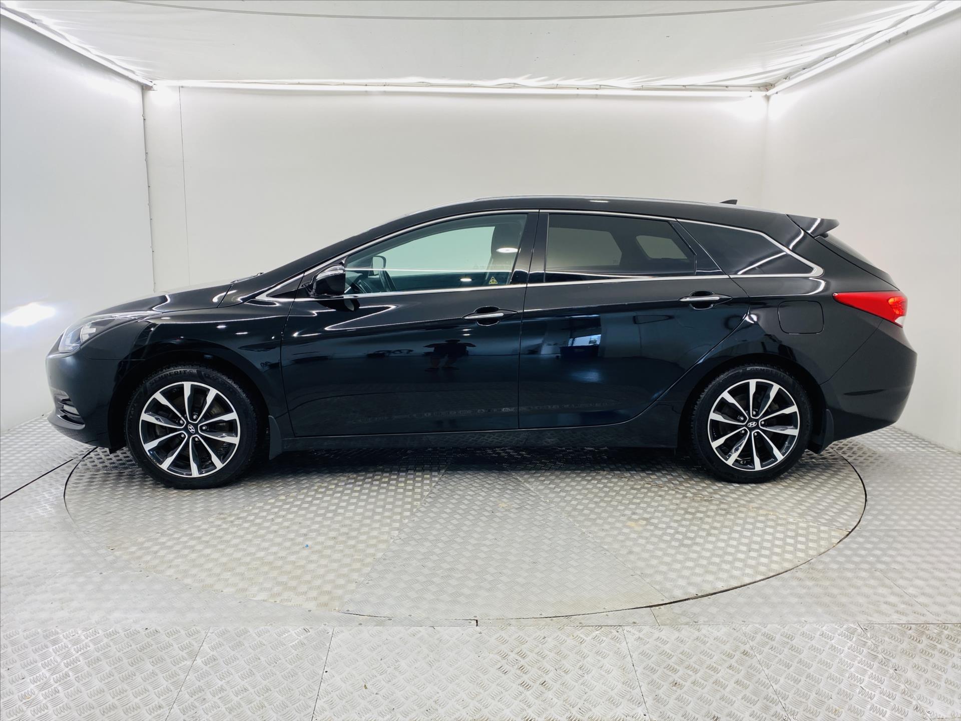 hyundai-i40-1-6-crdi-100kw - 2