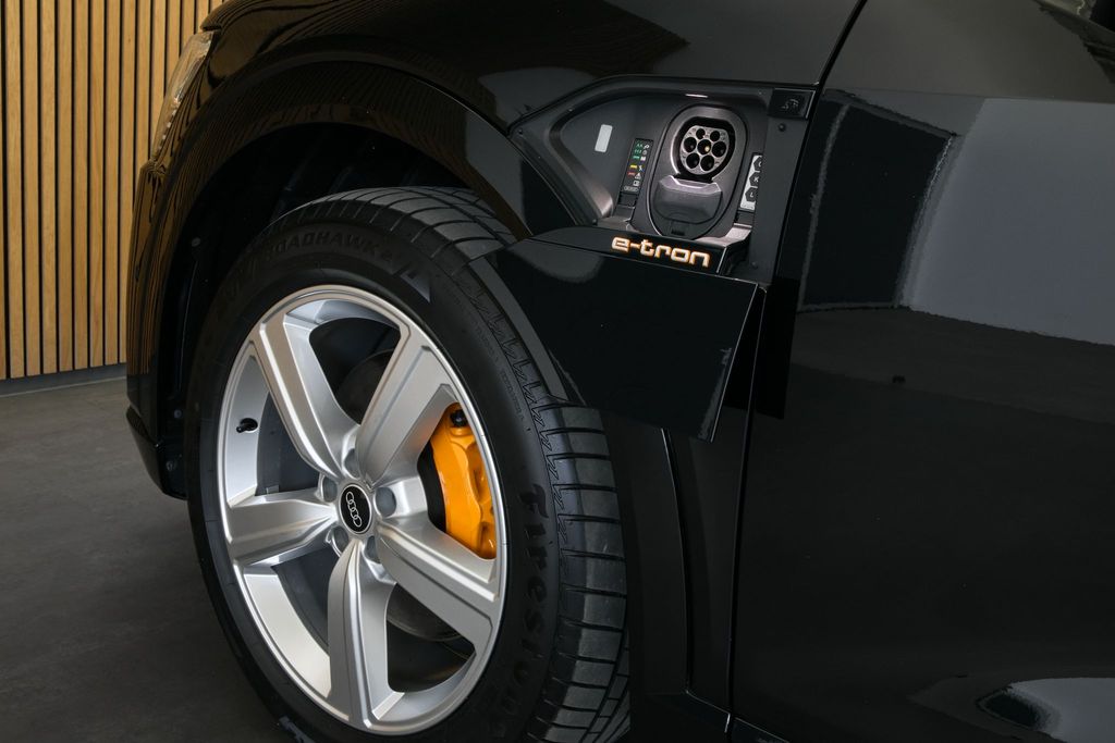 audi-e-tron-55-300kw-matrix-tazne-zaruka - 9