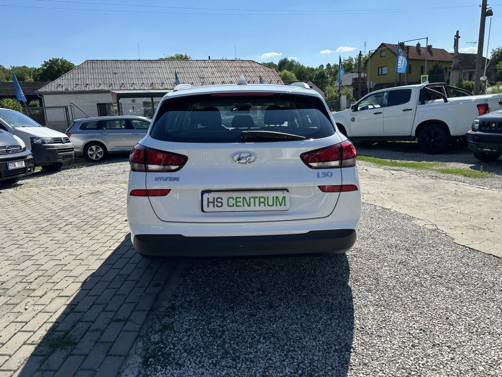 hyundai-i30-1-5-dpi-80kw-serviska - 3