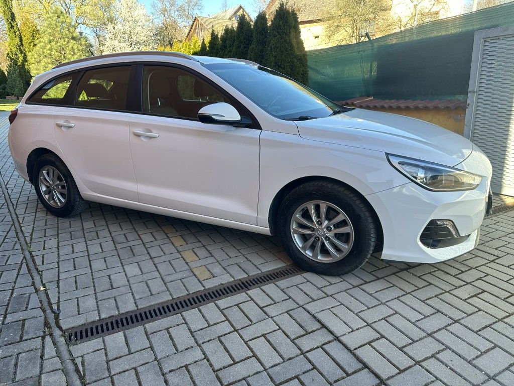 hyundai-i30-1-6-crdi-85kw-serviska - 1