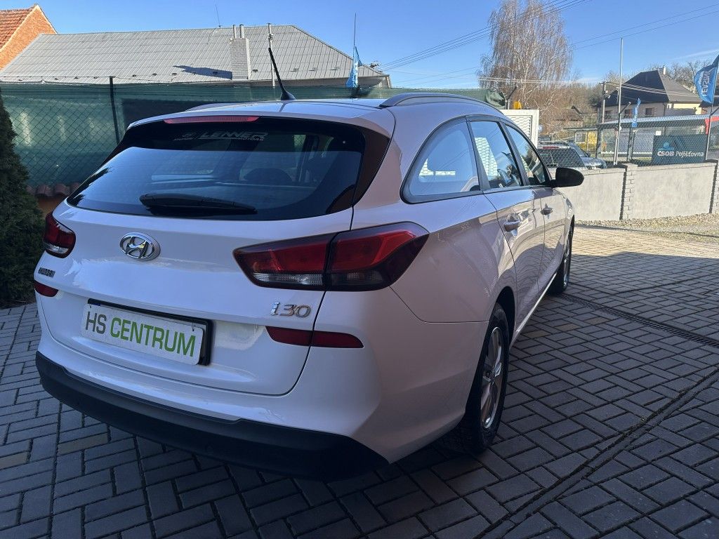 hyundai-i30-1-6-crdi-85kw-serviska - 2