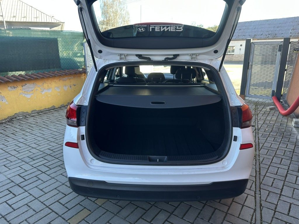hyundai-i30-1-6-crdi-85kw-serviska - 4