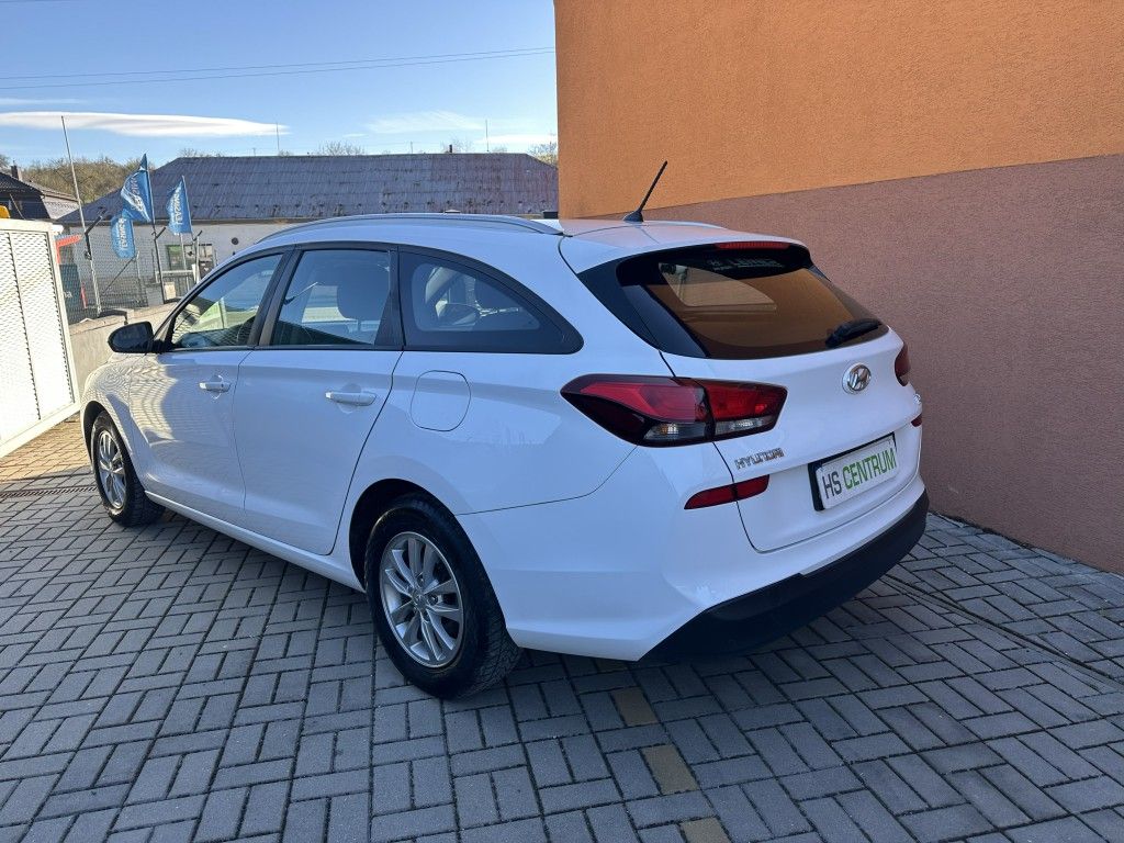 hyundai-i30-1-6-crdi-85kw-serviska - 5
