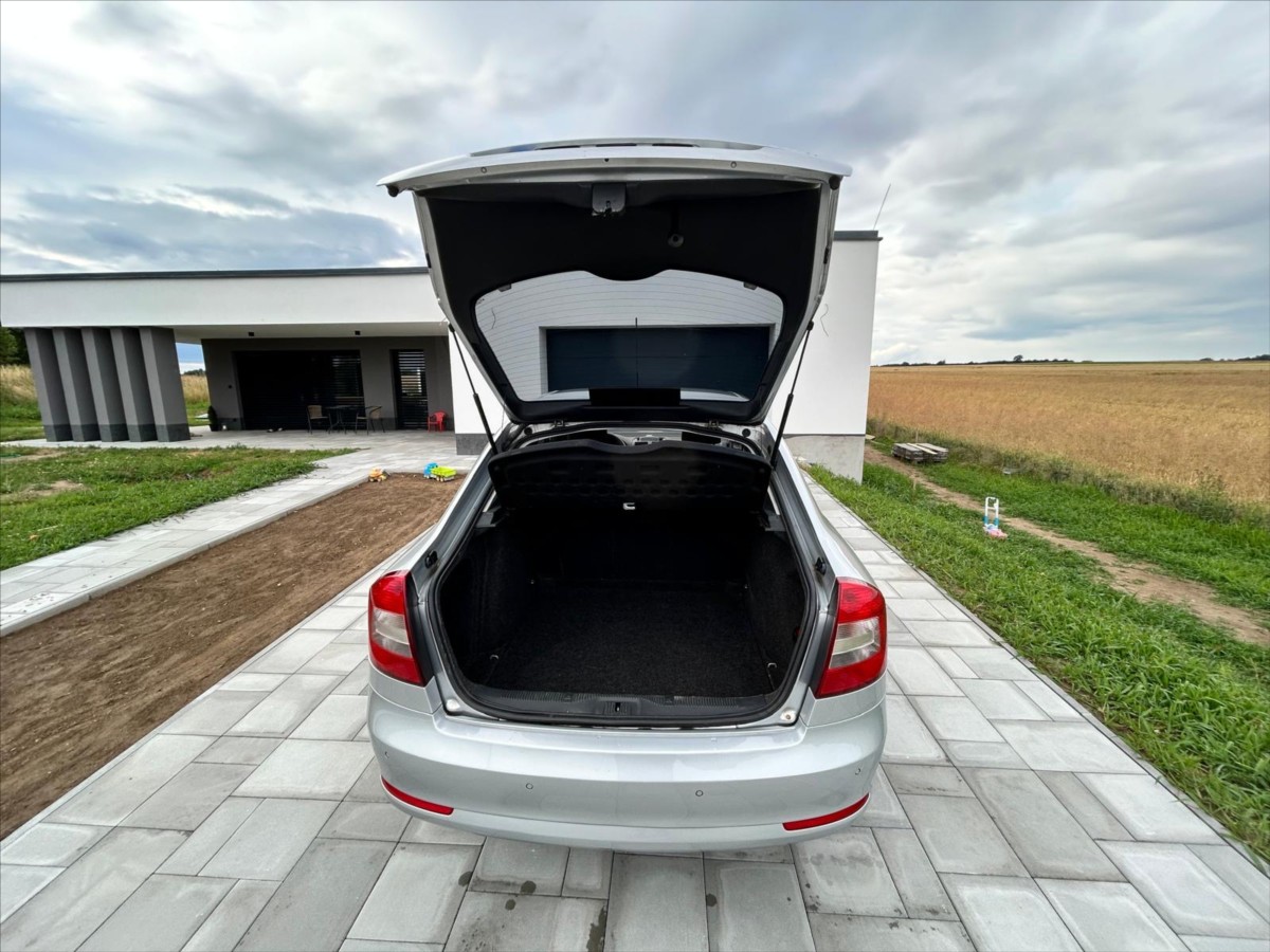skoda-octavia-1-6 - 1