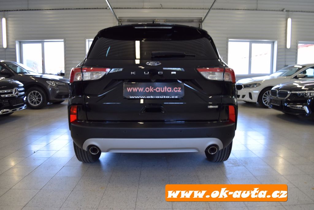 ford-kuga-2-5-hybrid-titanium-2023 - 4