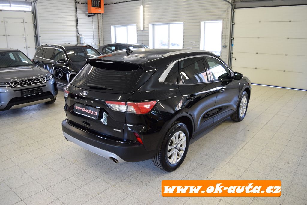 ford-kuga-2-5-hybrid-titanium-2023 - 7
