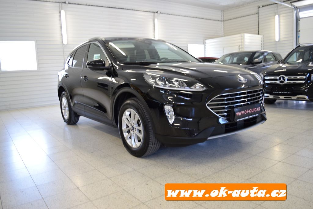 ford-kuga-2-5-hybrid-titanium-2023 - 9