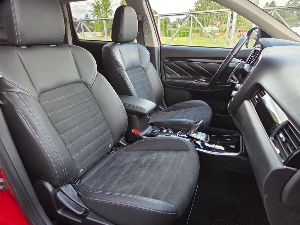 mitsubishi-outlander-2-4-phev-4x4-odpocet-dph - 9