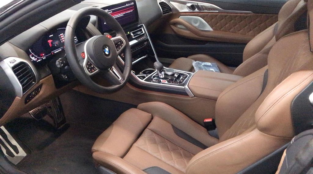 bmw-m8-competition-tv-b-w - 4