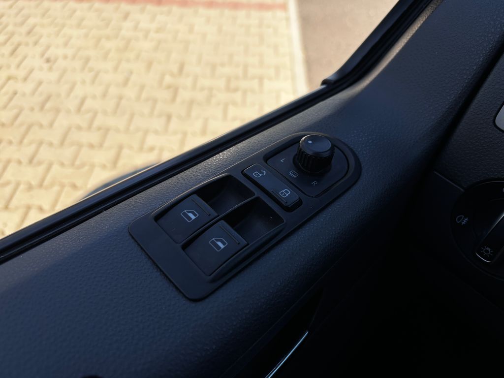 volkswagen-transporter-110kw-8-mist-led-navi-4x4 - 7