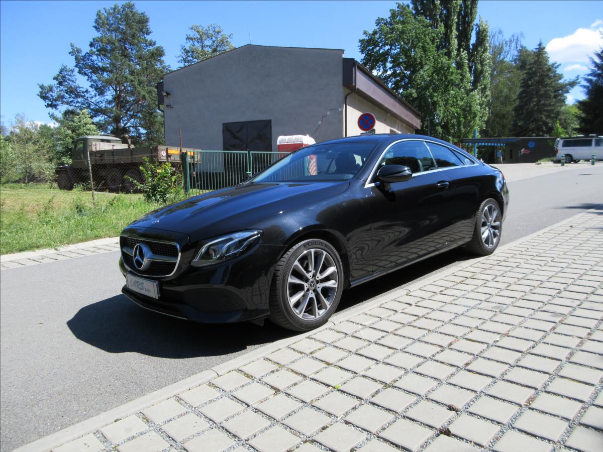 mercedes-benz-tridy-e-220d-143kw-panorama-nove-cr - 1