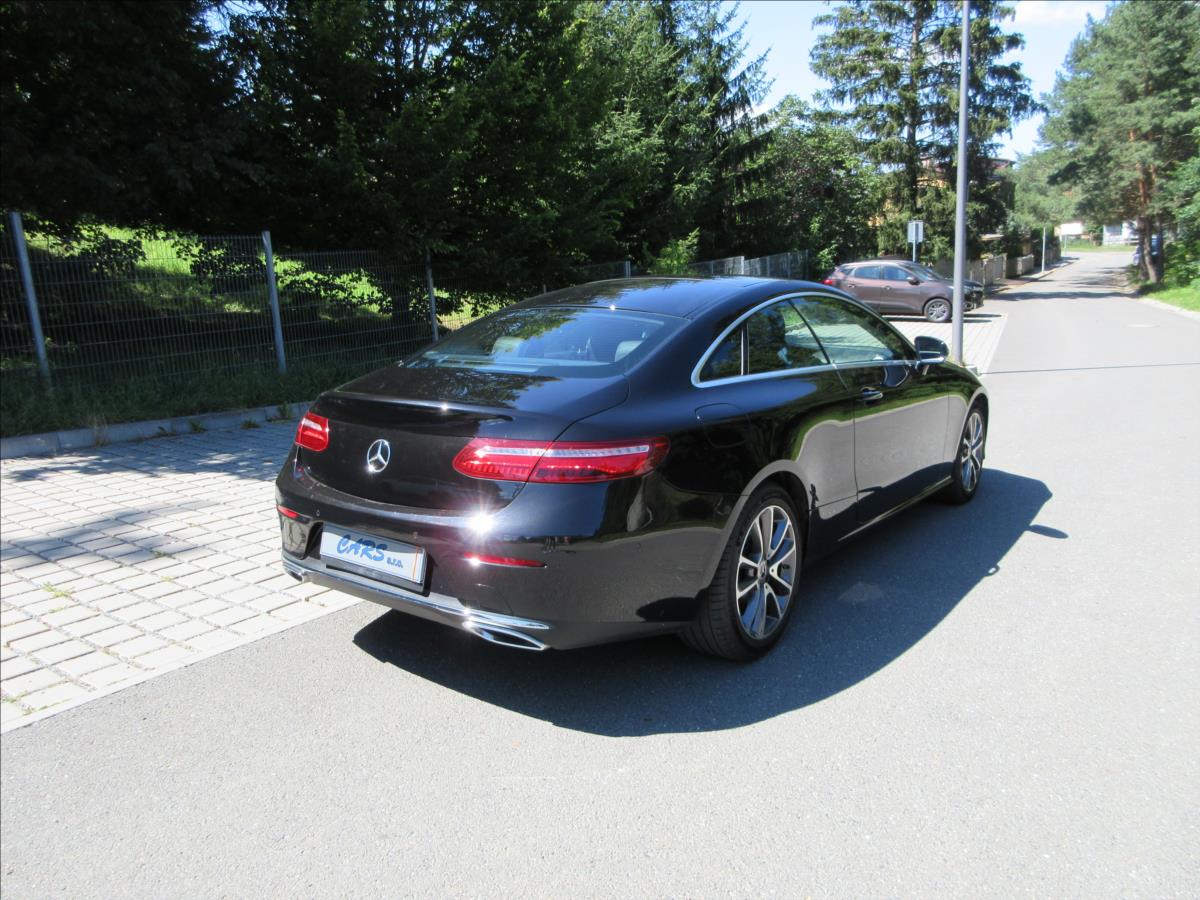 mercedes-benz-tridy-e-220d-143kw-panorama-nove-cr - 8