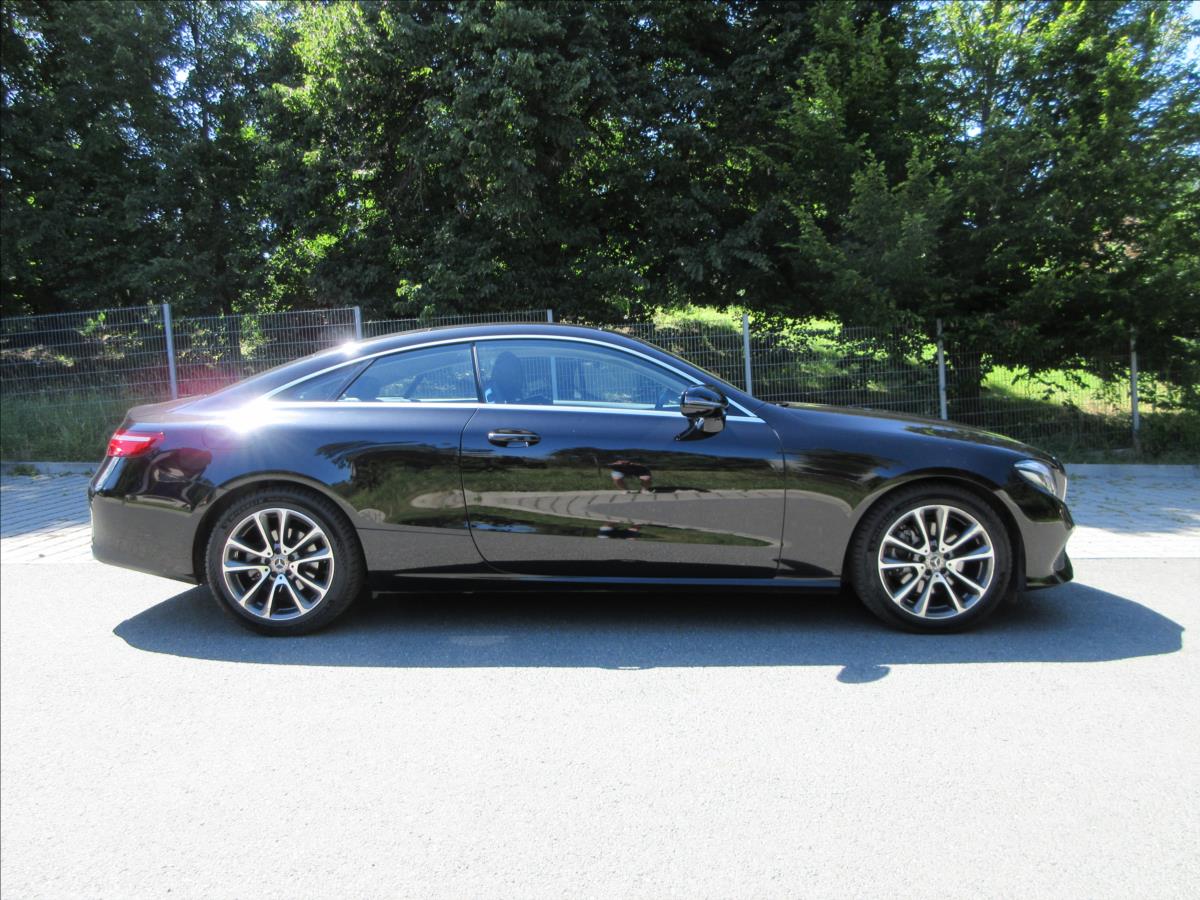 mercedes-benz-tridy-e-220d-143kw-panorama-nove-cr - 9