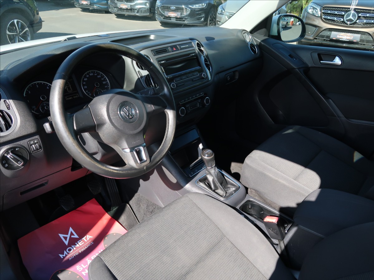 volkswagen-tiguan-2-0-tdi-103kw-novecr-aut-klima - 8