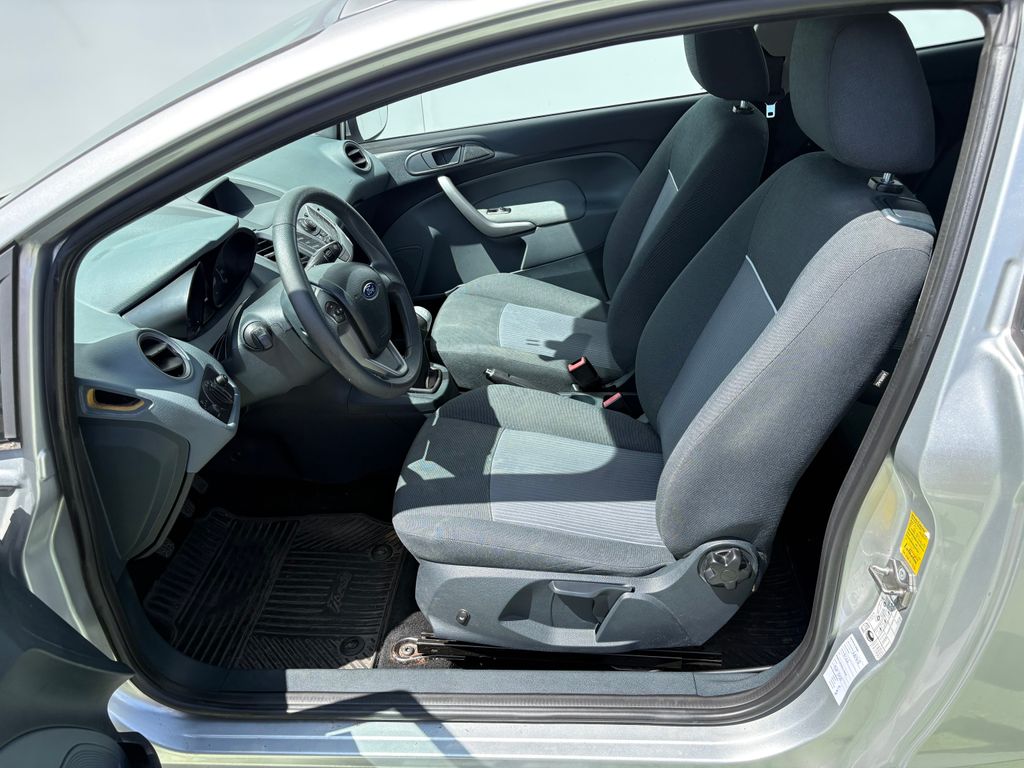 ford-fiesta-1-3i-44kw-klima-vyhrevy - 4