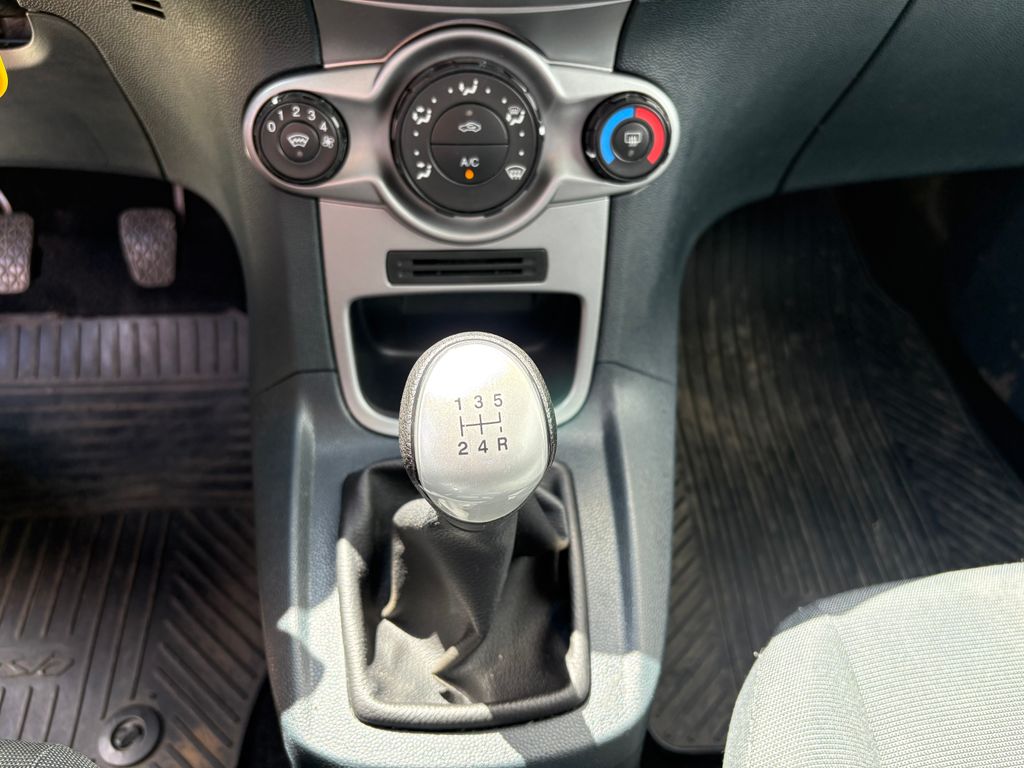 ford-fiesta-1-3i-44kw-klima-vyhrevy - 9