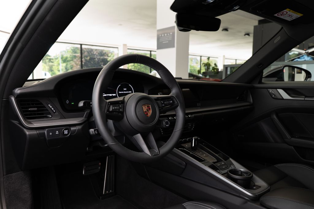 porsche-911-992-2-carrera-pano-bose-sportovni-vyfuk-zaruka - 4