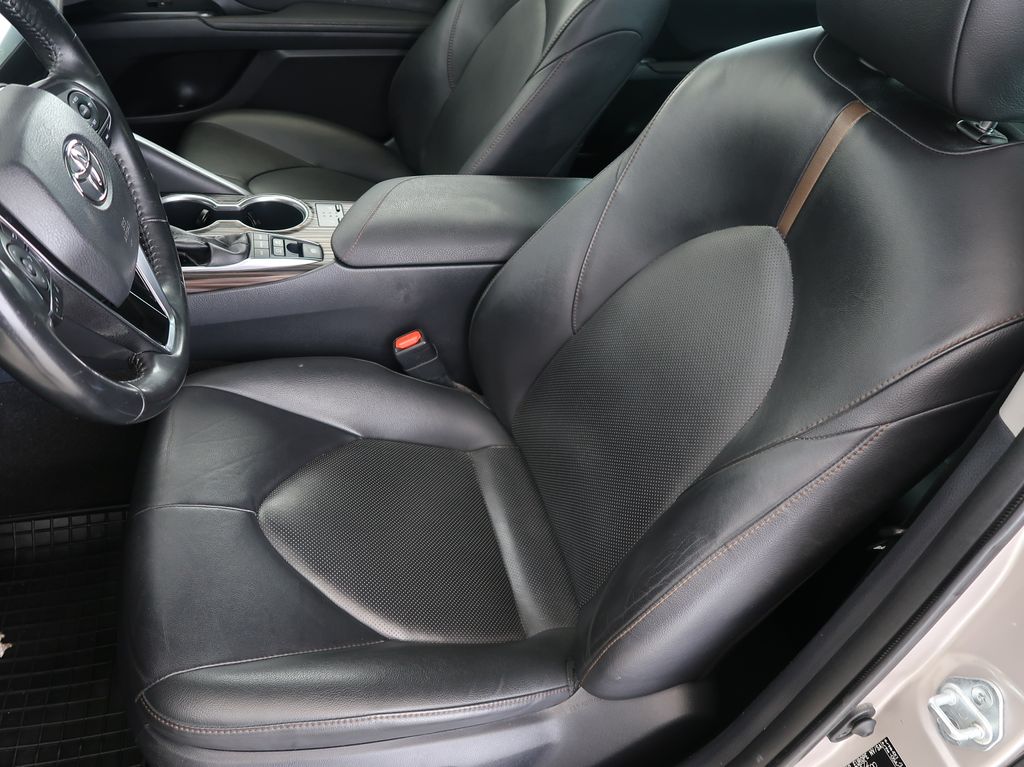 toyota-camry-2-5-hybrid-executive-131kw-cz-1maj - 8